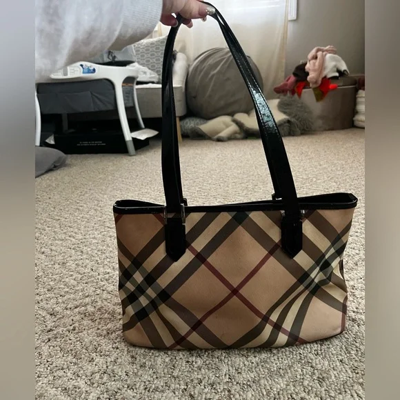 Burberry Purse - Picture 2 of 5